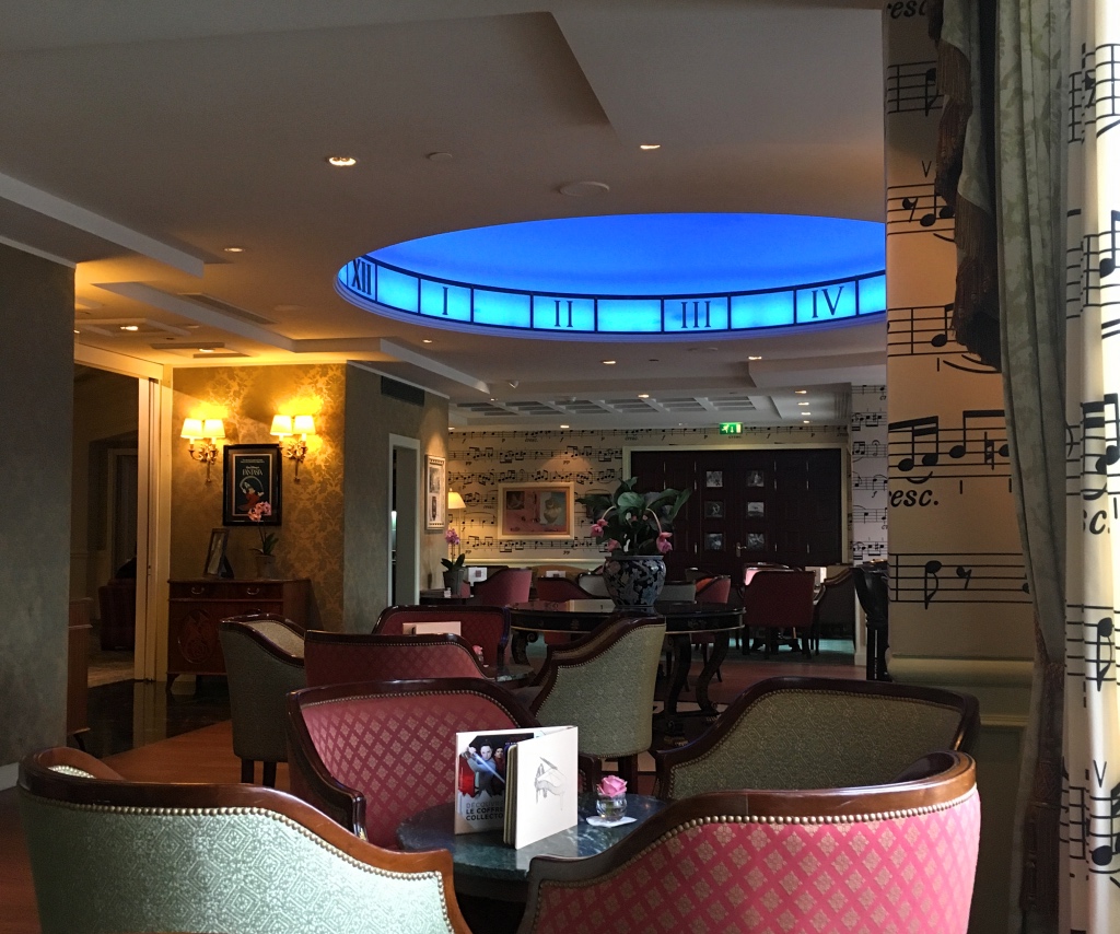 The Piano Bar at the Disneyland Hotel